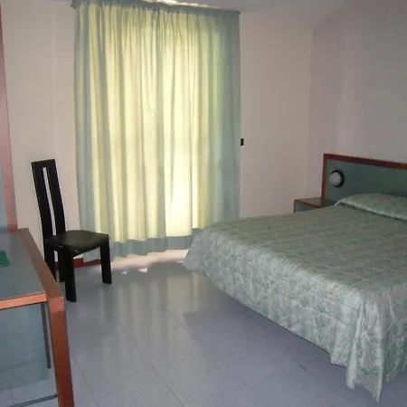 Holiday Hill Hotel