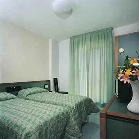 Holiday Hill 3*