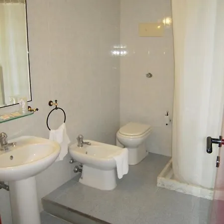 Hotel Holiday Hill 3*