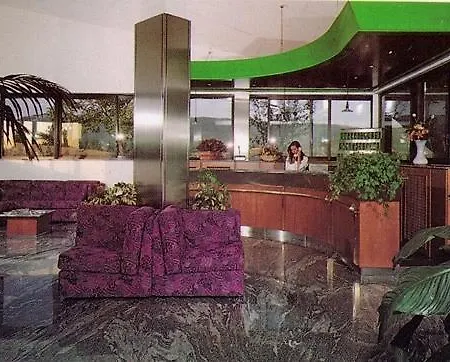 Hotel Holiday Hill 3*